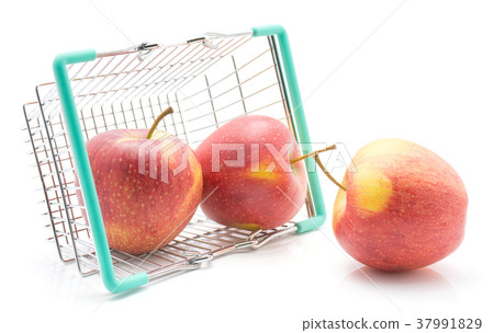 Raw evelina apple isolated 37991829