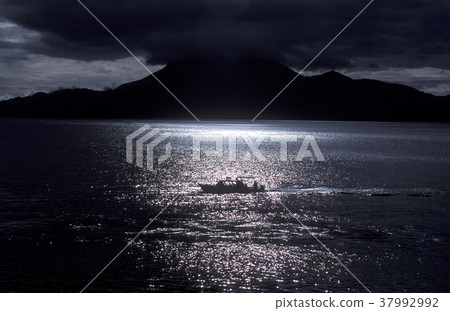 LATIN AMERICA GUATEMALA LAKE ATITLAN 37992992