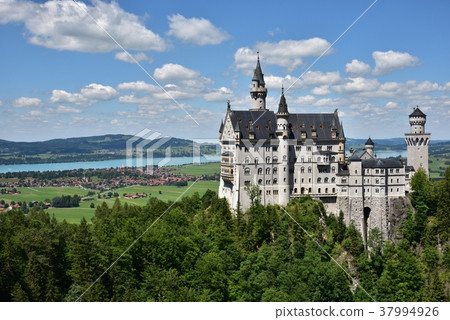 Neuschwanstein Castle 37994926
