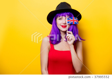girl with Great Britain flag in hand 37995552