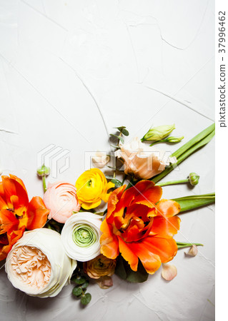 Floral design space 37996462