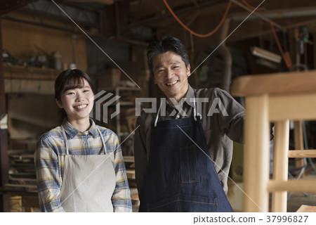 家具製造商完成圖像 37996827