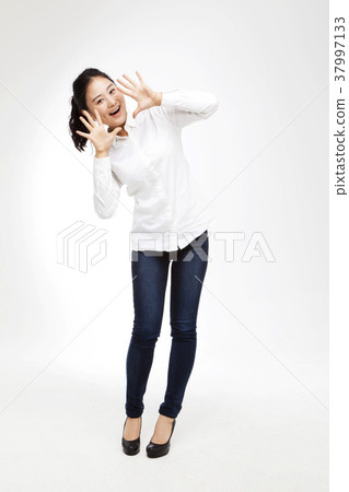 年輕的女人 37997133