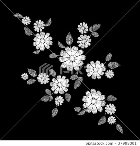 White lace flower embroidery patch. Fashion White lace flower embroidery patch. Fashion 37998001
