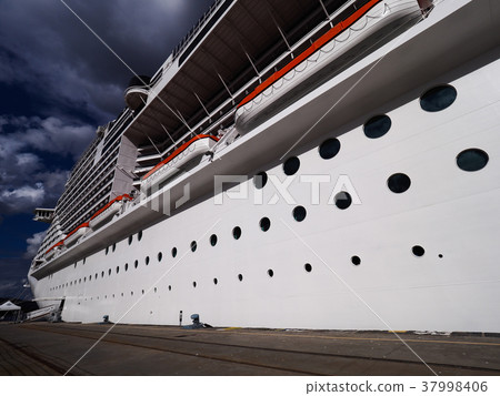 MSC Meraviglia at Port of Messina / Port of Messina / MSC Meraviria 37998406
