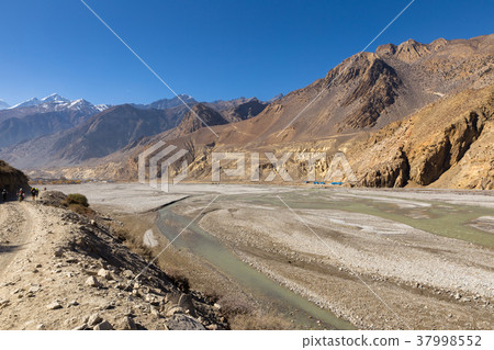 Kali Gandaki river near Jomsom, Himalayas 37998552
