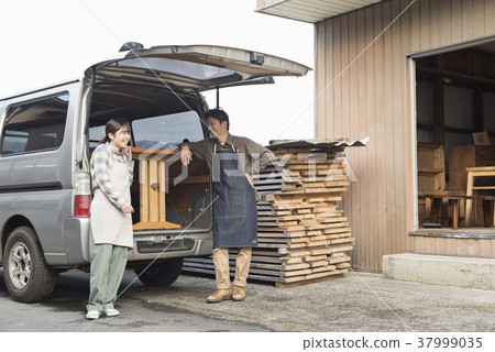 Furniture maker delivery image Furniture maker delivery image 37999035