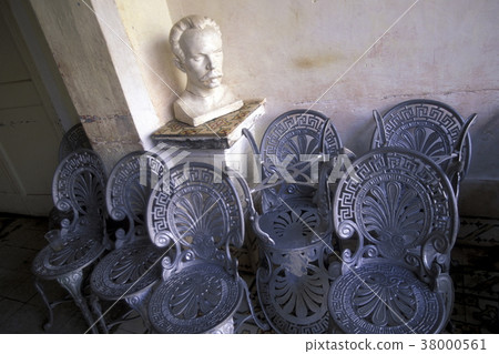 AMERICA CUBA TRINIDAD 38000561