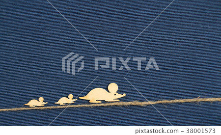 Mouse family 38001573