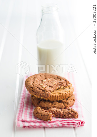 Sweet chocolate cookies. 38002221