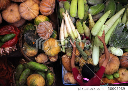 ASIA INDONESIA BALI DENPASAR MARKET PASAR BADUNG 38002989