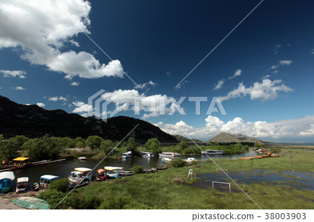 EUROPE BALKAN MONTENEGRO SKADAR LAKE 38003903