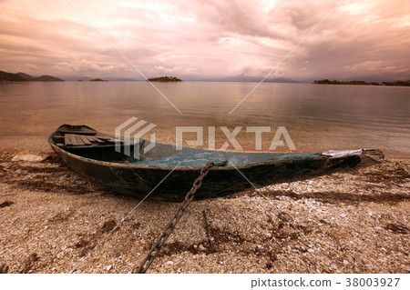 EUROPE BALKAN MONTENEGRO SKADAR LAKE 38003927