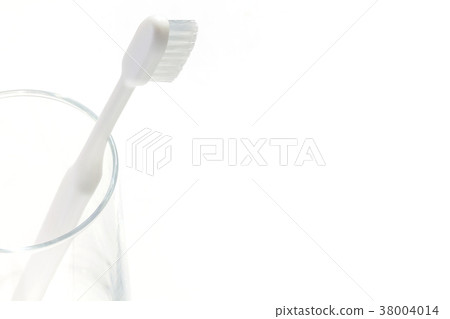 Toothbrush and cup Toothbrush and cup 38004014