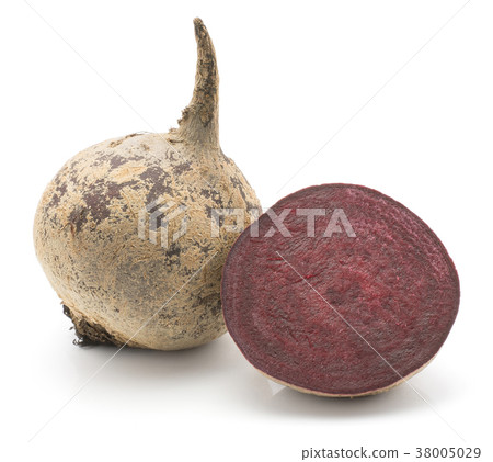 Raw beetroot isolated on white 38005029