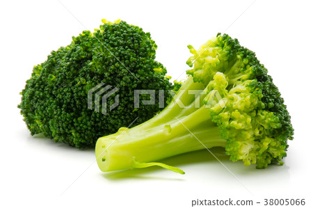 Broccoli isolated on white 38005066