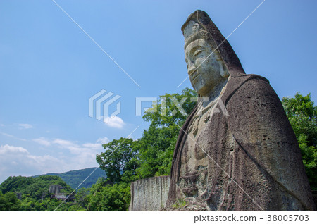 Utsunomiya Peace Kannon (Otani Kannon) in fine weather 38005703