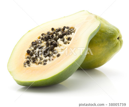 Fresh raw papaya isolated on white 38005739