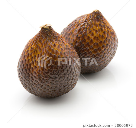 Fresh raw salak isolated on white 38005973