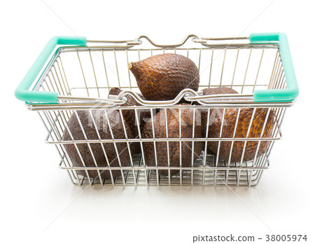 Fresh raw salak isolated on white 38005974