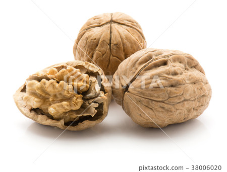 Raw walnut isolated on white 38006020