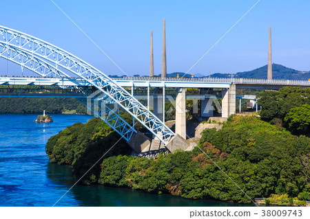 Seao Transmission Station and Shinseikai Bridge [Sasebo City, Nagasaki Prefecture] 38009743