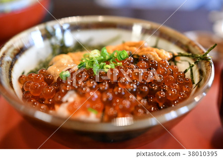 海膽和三文魚籽 海膽和三文魚籽 38010395
