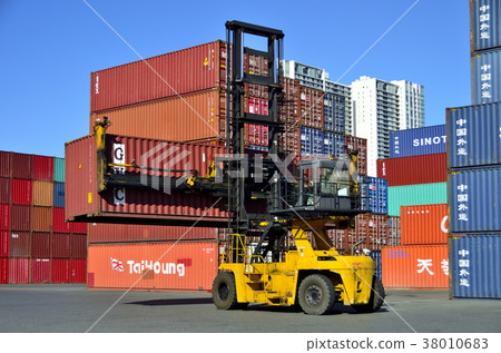 集裝箱和頂級升降機 38010683