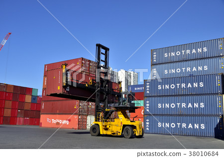 集裝箱和頂級升降機 38010684