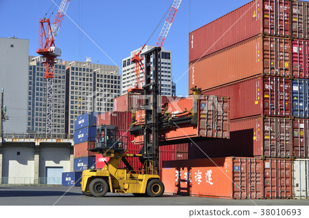 集裝箱和頂級升降機 38010693