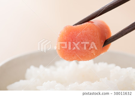 Boiled and stuffed raw rice 38011632