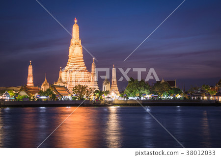 Thai Wat Arun [Wat Arun] | 38012033