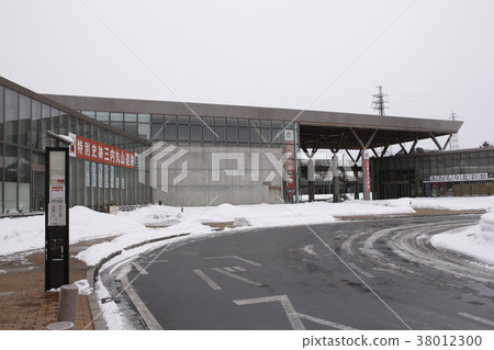 在冬天的Sannai Maruyama遺址（Jomon Tokuyukan） 38012300