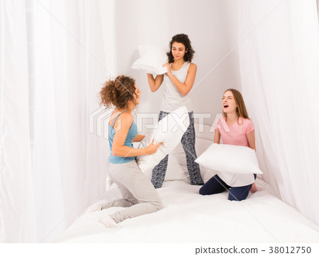 Funny pillow game 38012750