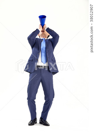 A young man in his twenties who communicates with the world. Loud loudspeaker 38012907