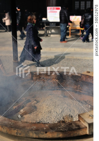 New Year's scenery (with incense and bathed in smoke) New Year's scenery (with incense and bathed in smoke) 38012978