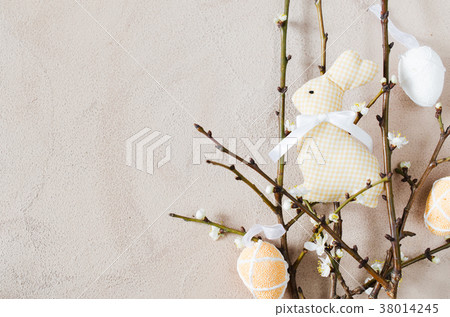 Easter background with spring branches and eggs 38014245