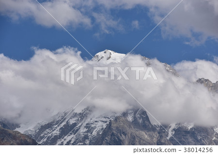 Beautiful mountains seen from Recon Pio and Kinaul Valley Carpa village in India Beautiful mountains seen from Recon Pio and Kinaul Valley Carpa village in India 38014256