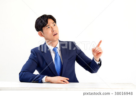 An angry business man in his twenties, 38016948