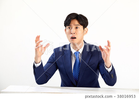 An angry business man in his twenties, 38016953