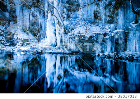 Ice column of Saitama Chichibu Sanju light up 38017018
