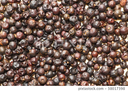Juniper berry 38017398