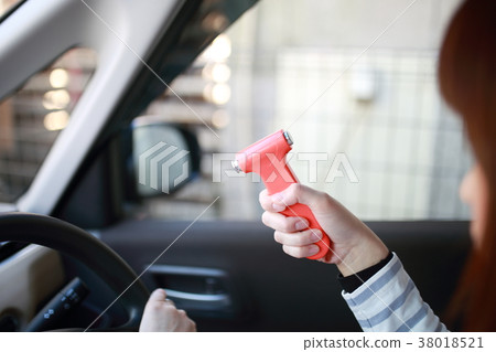 逃生（緊急失控錘危險緊急撤離緊急駕駛員司機身體零件無臉） 38018521