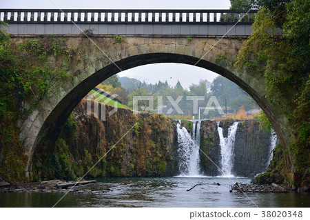 Aira City Designated Cultural Property Kaneyama Bridge and Itaidate Falls 38020348