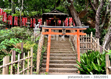 Maruyama in the Shiba Park Inari Daimyojin Maruyama in the Shiba Park Inari Daimyojin 38020991