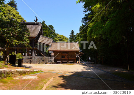 Shinto shrine Shinto shrine 38023919