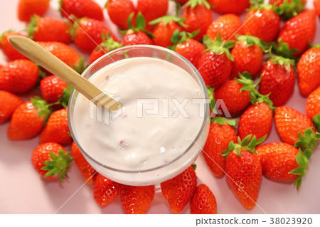 Strawberry yogurt Strawberry yogurt 38023920
