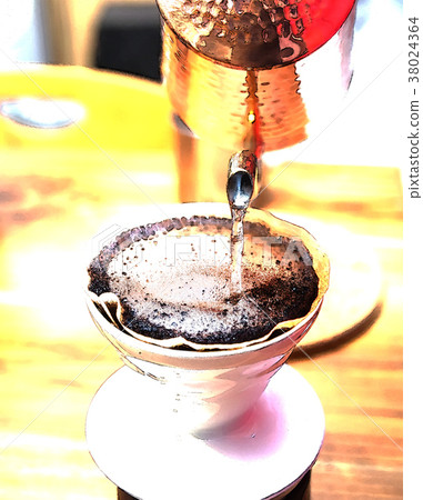Hand coffee 38024364
