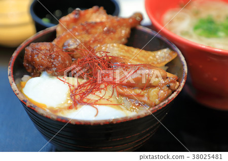 美味的紅燒三文魚 美味的紅燒三文魚 38025481