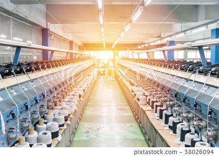machines for weaving yarns used in industrial 38026094
